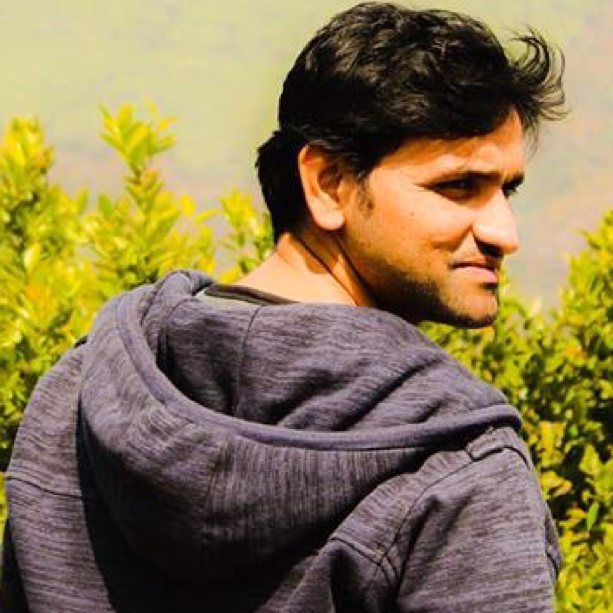 IT pro, enthusiastic traveler, movie buff, music lover, interested in technology, gadgets, avid reader...