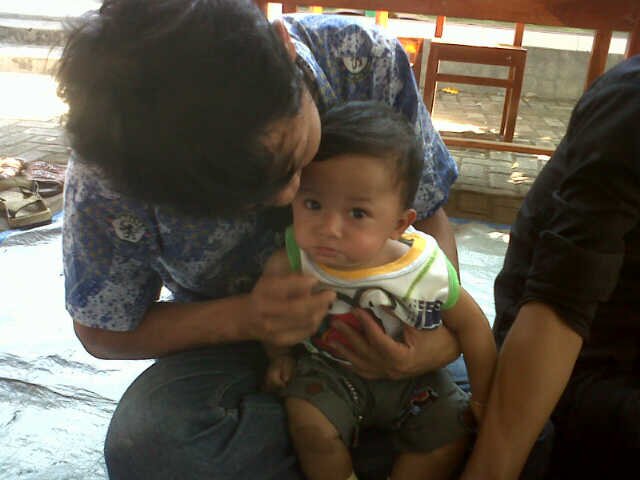 Seles sendal jepit