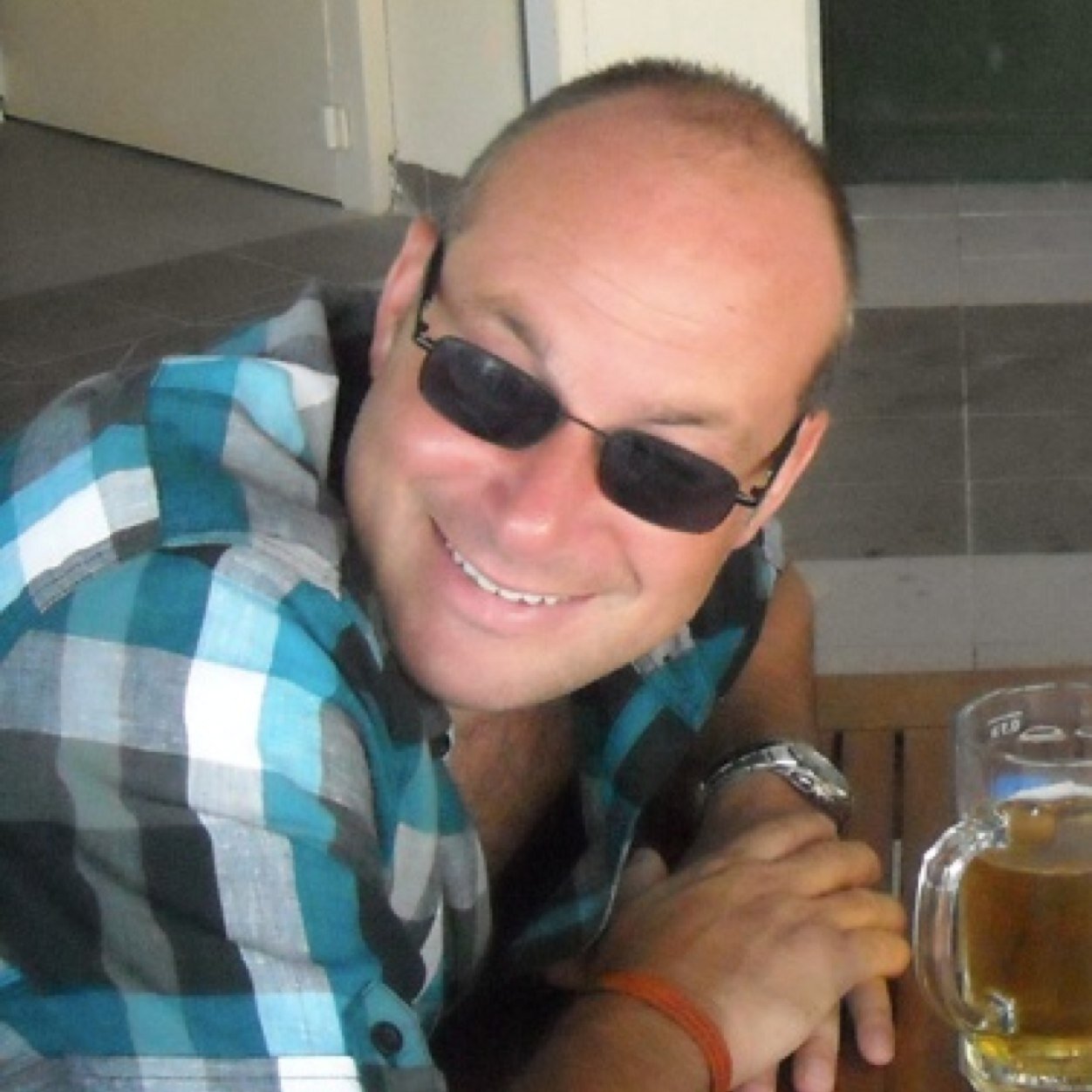MD @jflivewire, Founder @greengiftcards, shareholder @LittleStartsGC views are my own but maybe interesting to others
