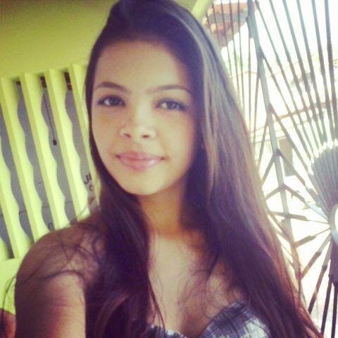 Vanessinha151's profile picture. Pessoas perfeitas não mentem, não brigam, não erram e, principalmente, não existem.