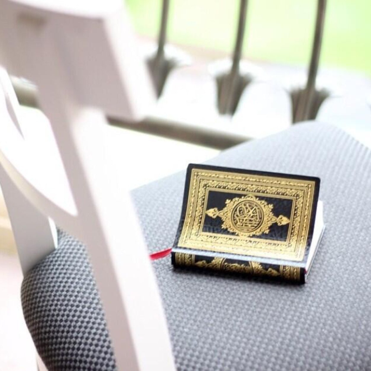 Lajlk_techer's profile picture. لأن الحب دُعاء ؟ جعلت هذا الحساب صدقه جاريه لها : @Etk2009  .