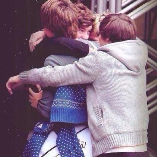 Hi!! 15/ I ❤ 1D, this guys change my life forever.  #Directioner #Mixer #Navy I am Larry, Ziall, Niam, Ziam, Nouis, Zouis, Lilo, Narry, Zarry and Lirry girl :))