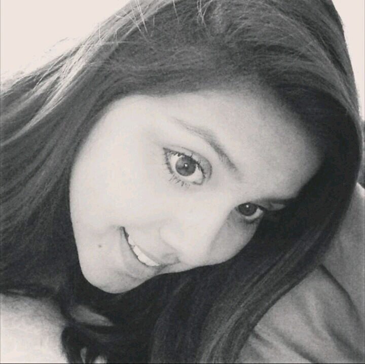 Ver teu sorriso também me faz sorrir.
