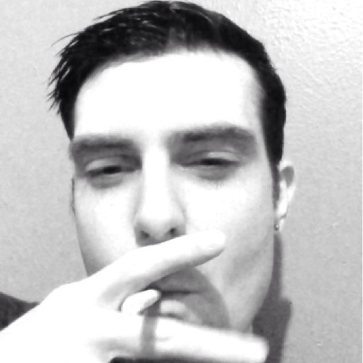 mrblondehim's profile picture. one among The Fence
Instagram @joeyneverender