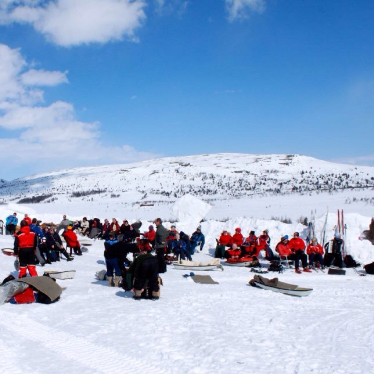 Vintersportsuka's profile picture. Aktivitetsuke tilrettelagt for funksjonshemmede,og for alle som savner lek i snøen,og å være sammen med herlige mennesker i de mest fantastiske omgivelser!