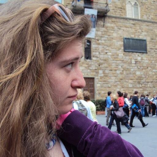 ElpidaRoidou's profile picture. Φοιτήτρια Αρχιτεκτονικής. Αγαπώ τα χρώματα και συνηθως τα φοραω. Λίγο περισσότερο αγαπώ το ραδιόφωνο.