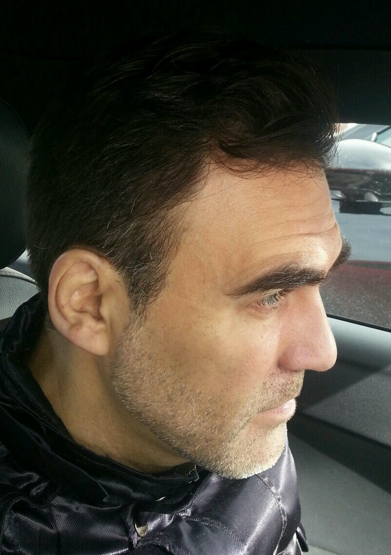 Nadie dijo que la vida fuera fácil... no la compliquemos más nosotros. Intento quedarme con lo bueno y le dejo las desgracias a quien las quiera. He dicho.