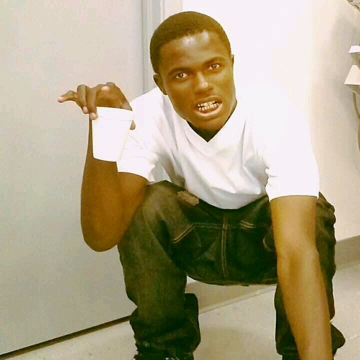 Ceo Of MoneyPhonEnt.....22 Years Years Of Pressure..... Dreams To Come Up Booking Info Steevej45@gmail.com