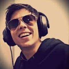 si eres fan de @rubiu5 sigueme ami y a el.rubius si lo ves sigueme.canal de rubius http://t.co/sjiLQ7D1CJ
