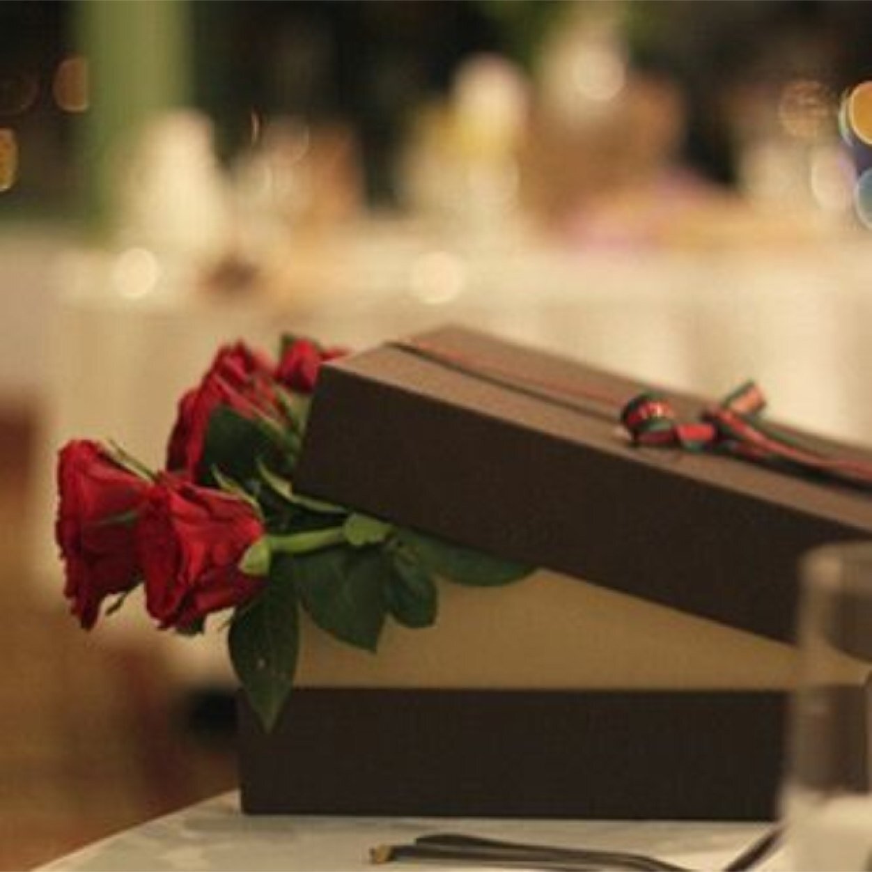 قَالَ إبنُ القِيّم ؛ مُدمن الذَكر يدخل الجنَة وهُو يضَحك
