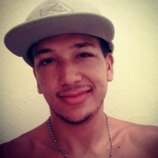 Eu posso 
esquecer quem me deixou Triste' Mas não esqueço jamais Quem me fez feliz :)