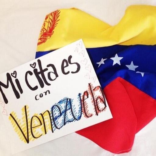 Soy chico de Venezuela muy caliente y amante de las parejas y chicasHot