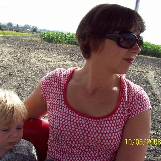 Teacher, LOVE trying all things edtech, super-fab fan of my middle school students; mom, wife, lifelong learner.