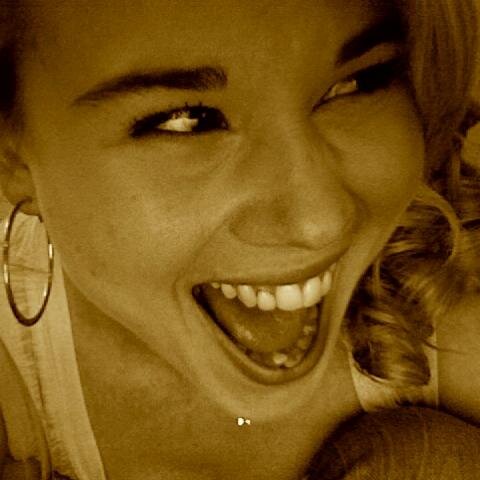 Actor. Artist. Lover of red wine. Opinionated in a loud-mouthed/loving kind of way. My tweets are my own.