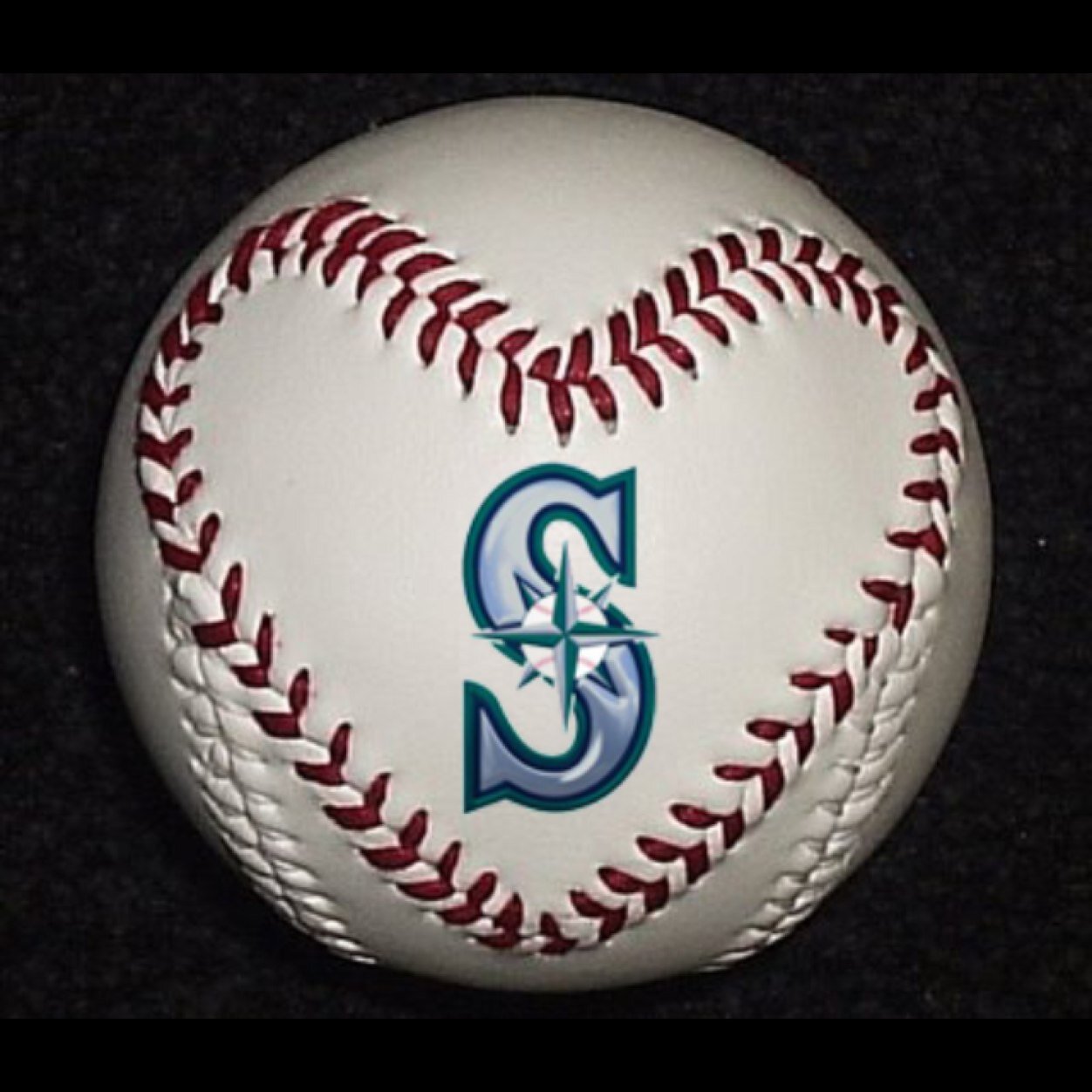 Mariners fan, Seahawks fan, paper crafter, MPI & PLU alum. Paying homage to Ichiro's amazing 262 hits in 2004. #Resist 🌊