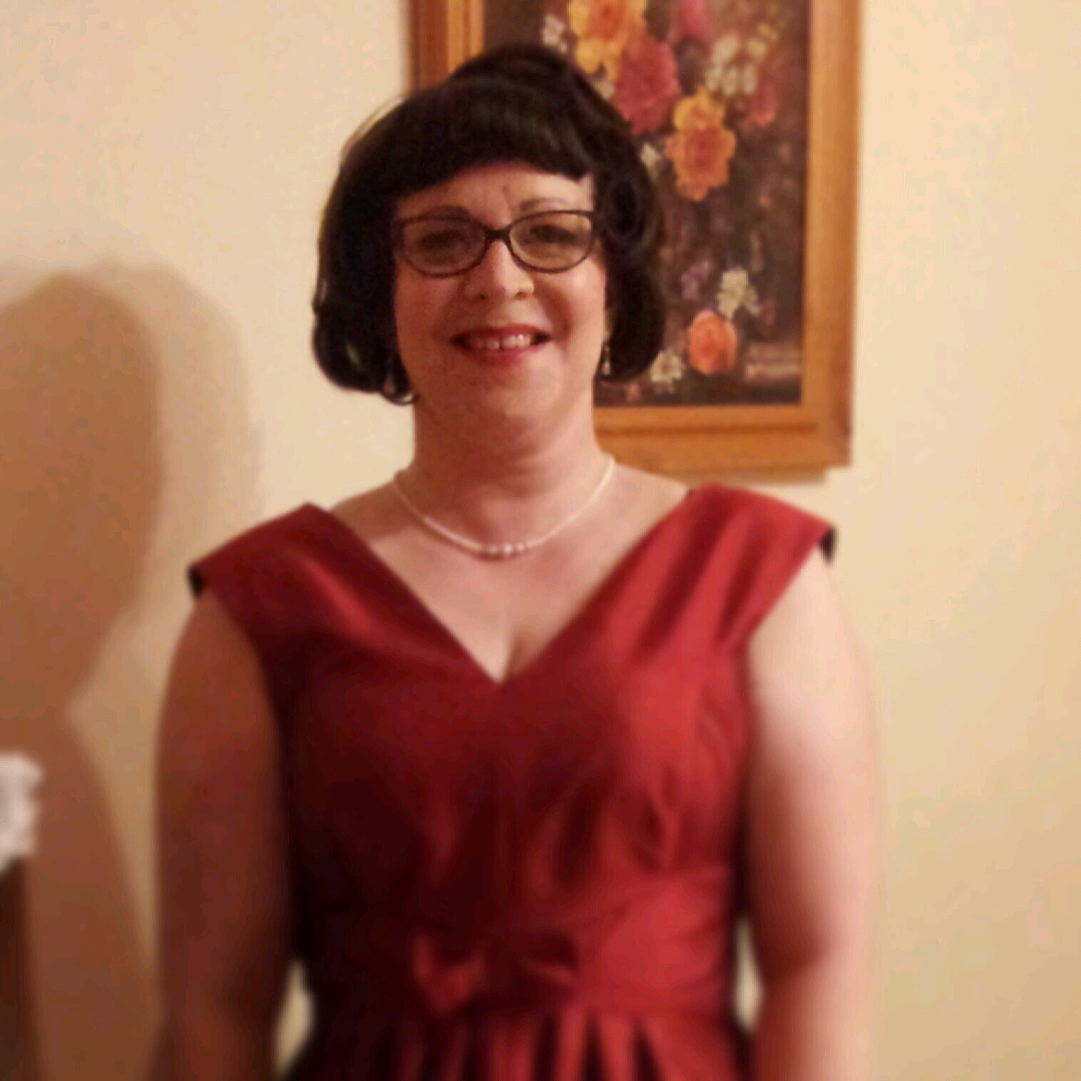 vibrant_vintage's profile picture. Hi to all my fellow fashionistas ! Thanks for visiting Vibrant Vintage.  I am an outgoing fun gal who is a passionate about collecting & wearing vintage.