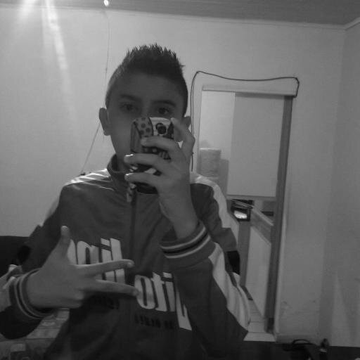 17 anos familia ea base de tudo ''tudo posso naquele que me fortalece''
hoje eu agradeço por tudo que deus me deu ♪ser feliz eo que importa