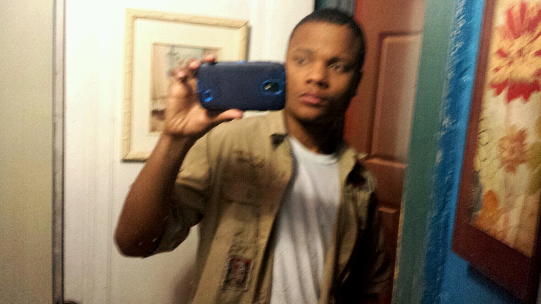 im a poet, songwriter,guitar, gamer, and im 19 awlays ready to led a helping hand or advice