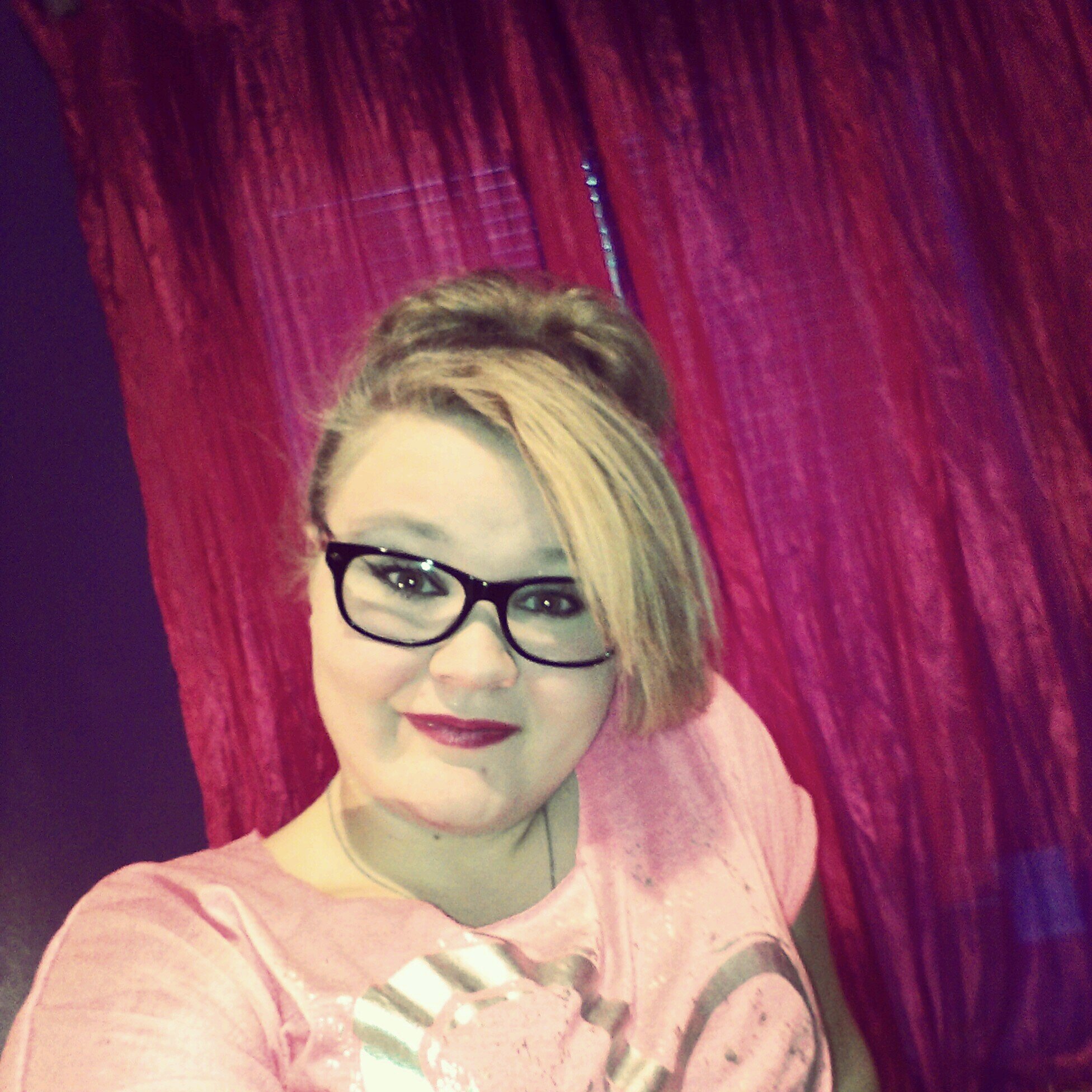 SarahRanae2016's profile picture. show choir is life POCA VISUAL VOLUME / 16 almost 17 / and music is what makes life work