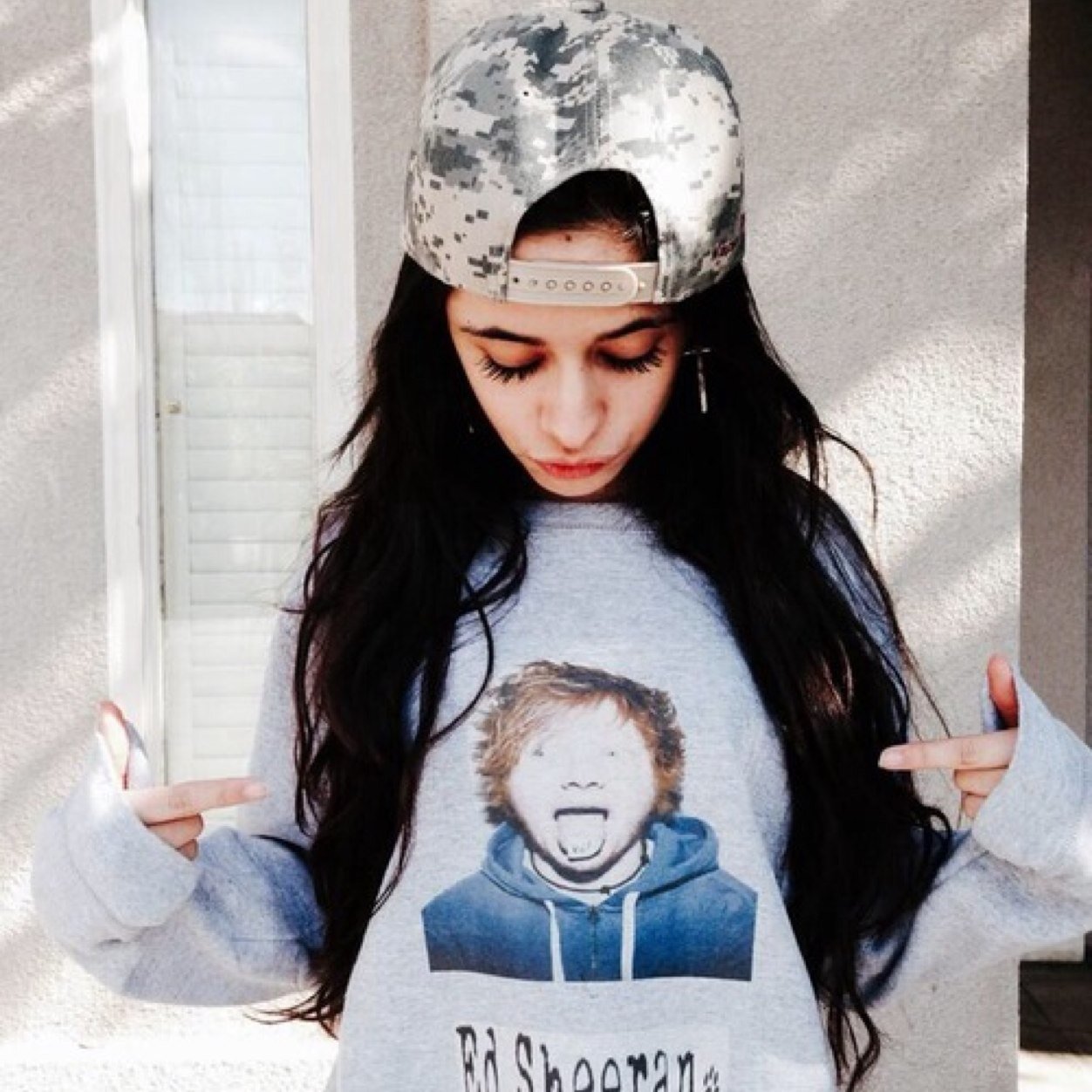 fakinug's profile picture. you're so dark, babe