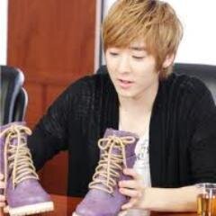 U-Kiss เมน Kevin ~ เค้าไม่ดุนะ นิสัยต๊องๆ ขี้เล่น  แต่น่ารัก 100 %  55555 *โปรยยิ้ม* 4/4/13