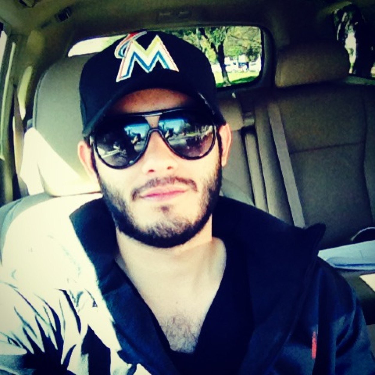 earrambide's profile picture. Todo arde si le aplicas la chispa adecuada