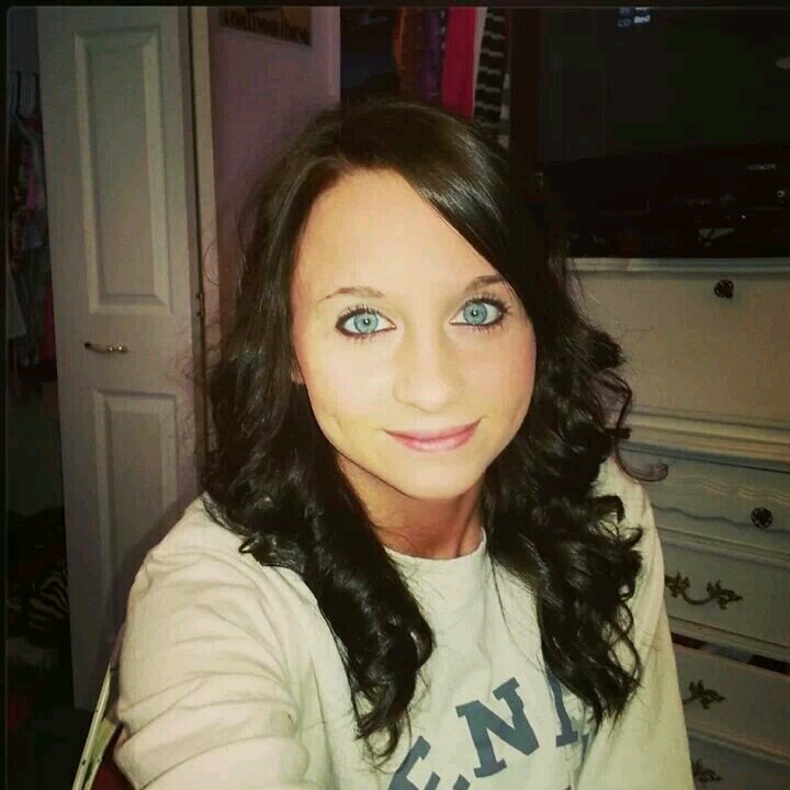 Married to my Marine, he's my bestfriend, going to school for photography :-)