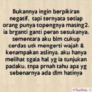 Selipkan senyum slalu setiap hari..karna senyum dapat merubah suasa hati seseorang..