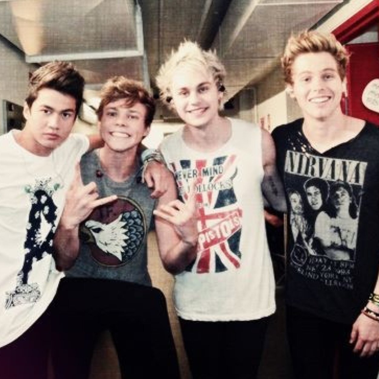 { bands + food } 4/5