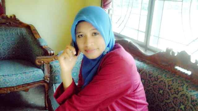 Simple,, love Allah, Parents and friends.....!!