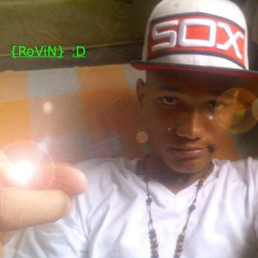 TirsonG's profile picture. Rovin rosario en facebook
   con pila de like