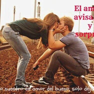 El amor no sólo son palabras bonitas, se debe sentir desde dentro. Te amo desde el fondo de mi ser.