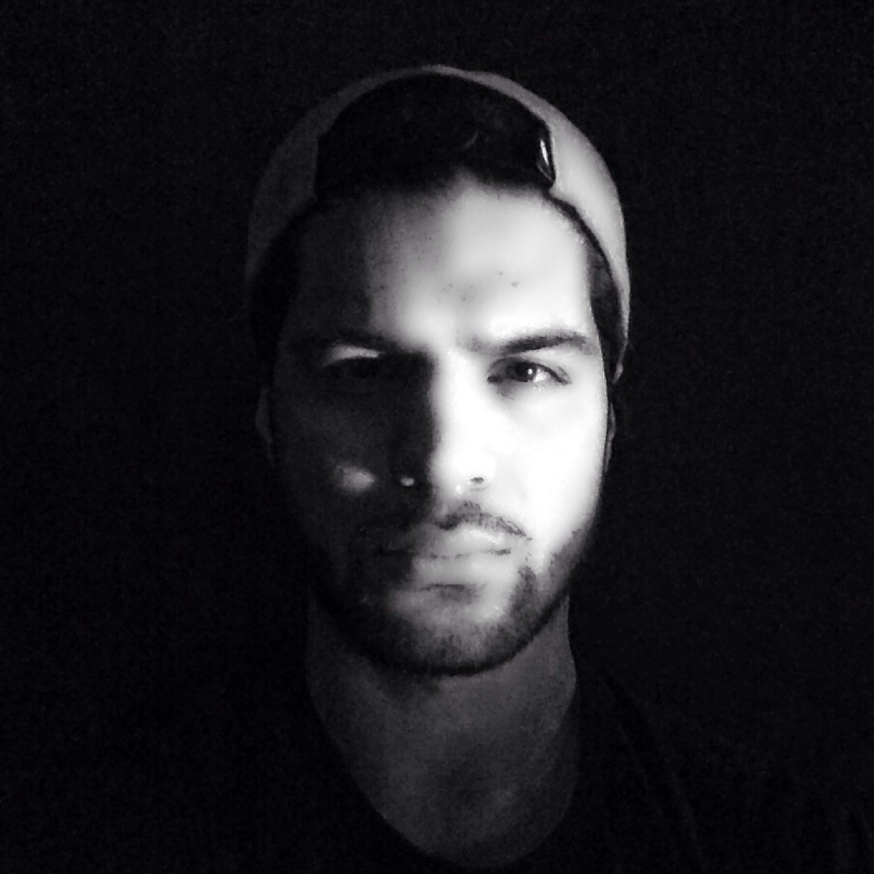 Promo/Info/Contact: CovinSoran@live.se   Download my new track for free