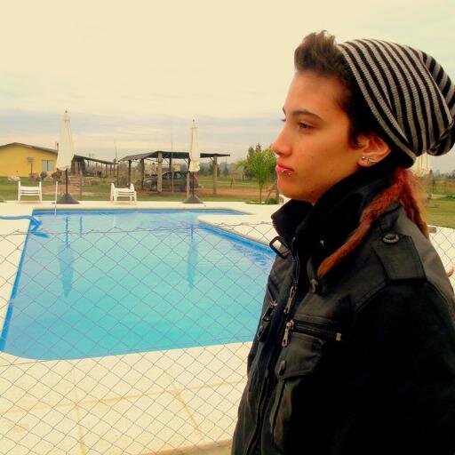 Maruu Aguirre ☆★ 
 A 576 Km de la Felicidad ♥
 ☊☊☊ ♥;♥      Muchos Directioners entenderán mi nombre... mientras muchos Directionators fingirán entenderlo.