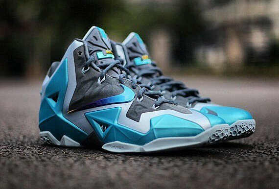Instagram: @sneakerclub