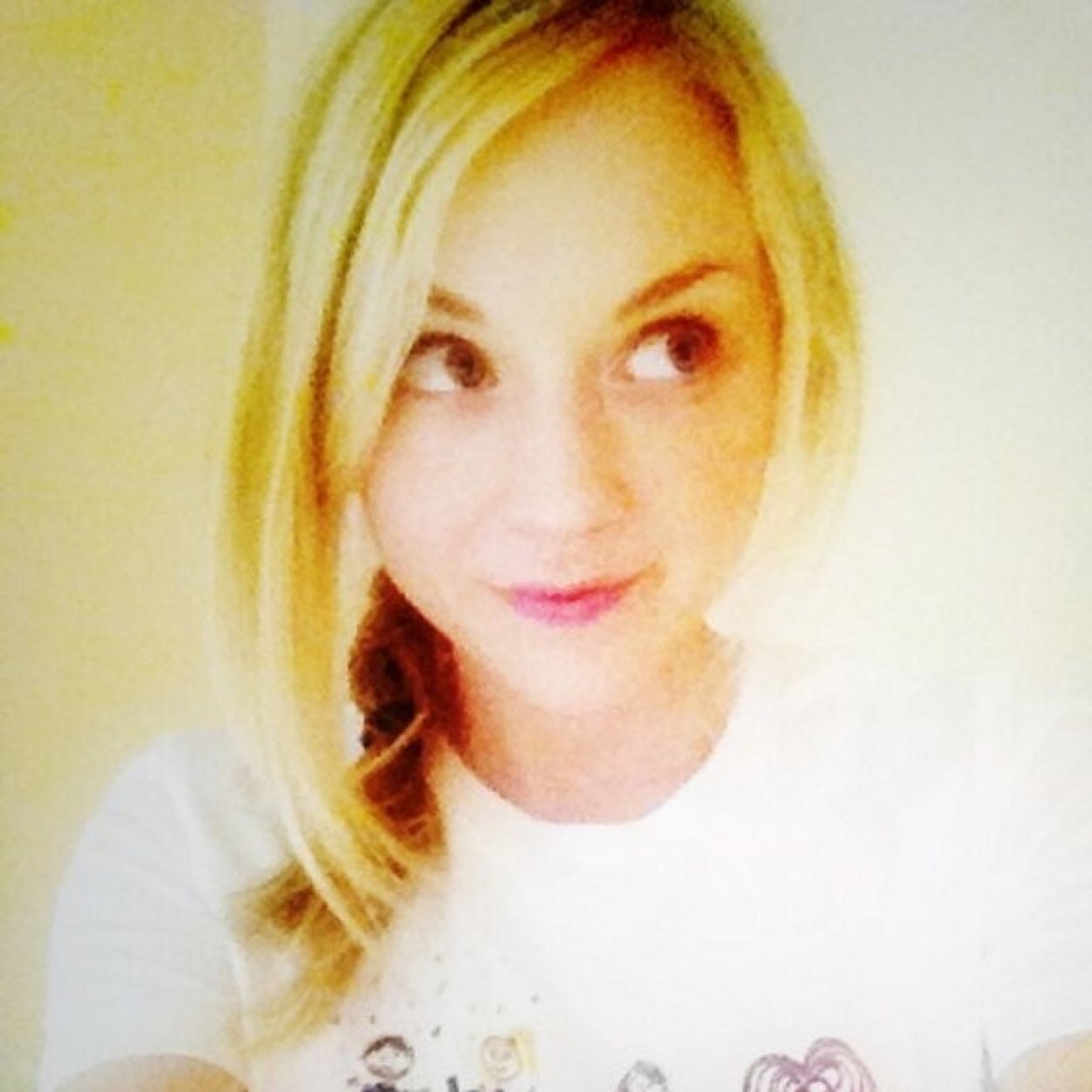 FakingEmmy_'s profile picture. That girl from the walking dead.