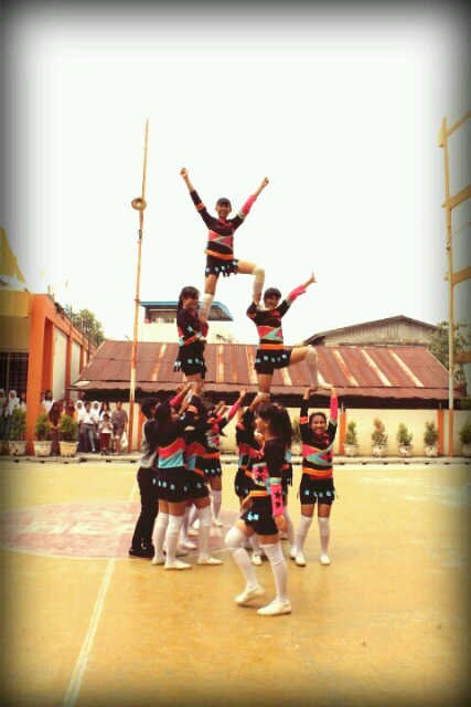 We are cheerleaders GEN8 at Sultan Iskandar Muda SHS. Will give the best for our school. Our coach and CP: @bobbychollep!