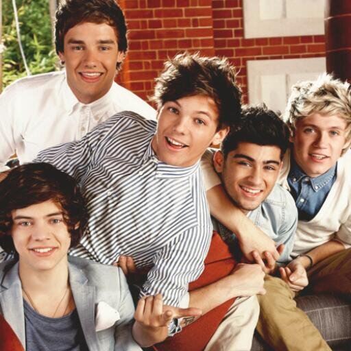 5/5 are One Direction 4/5 have got tattoos 3/5 were born in 1993 2/5 middle names are James 1/5 is Irish and 0/5 follow me. But we stiil support them...
