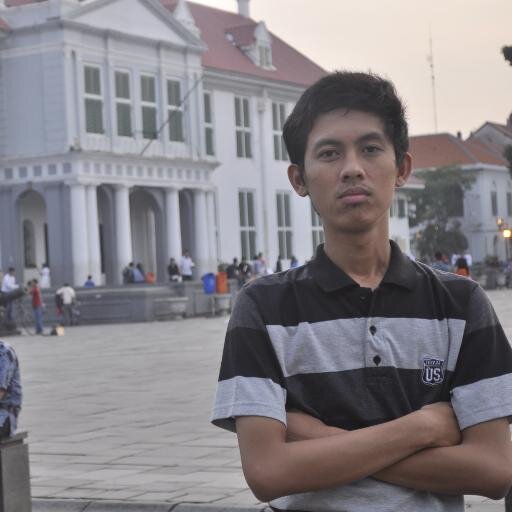 Menjadi manusia yang dapat bermanfaat untuk orang lain.