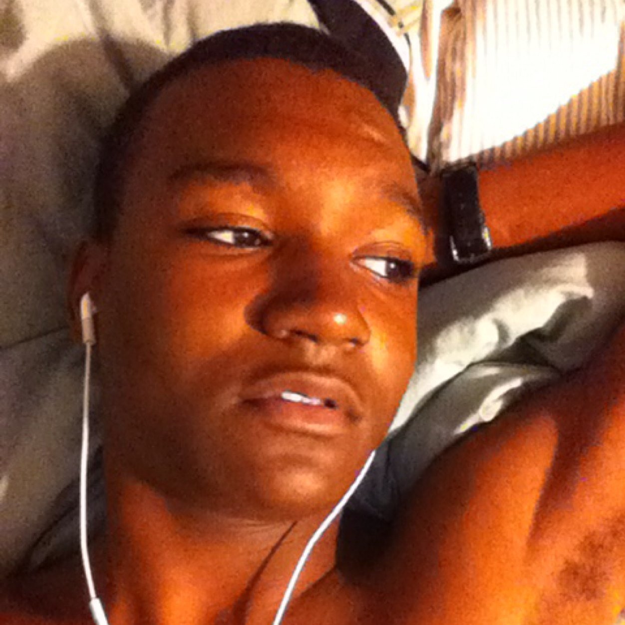 b_rained_on's profile picture. 