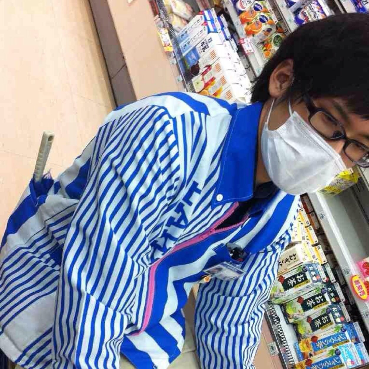梅屋敷のブラック企業で働くもう24歳です。 無言フォロー失礼します。それと、一生どうでしょうします✨ インスタも始めました。フォローお願いします!Thanks for coming my page!! please follow me if you have interet in Japan