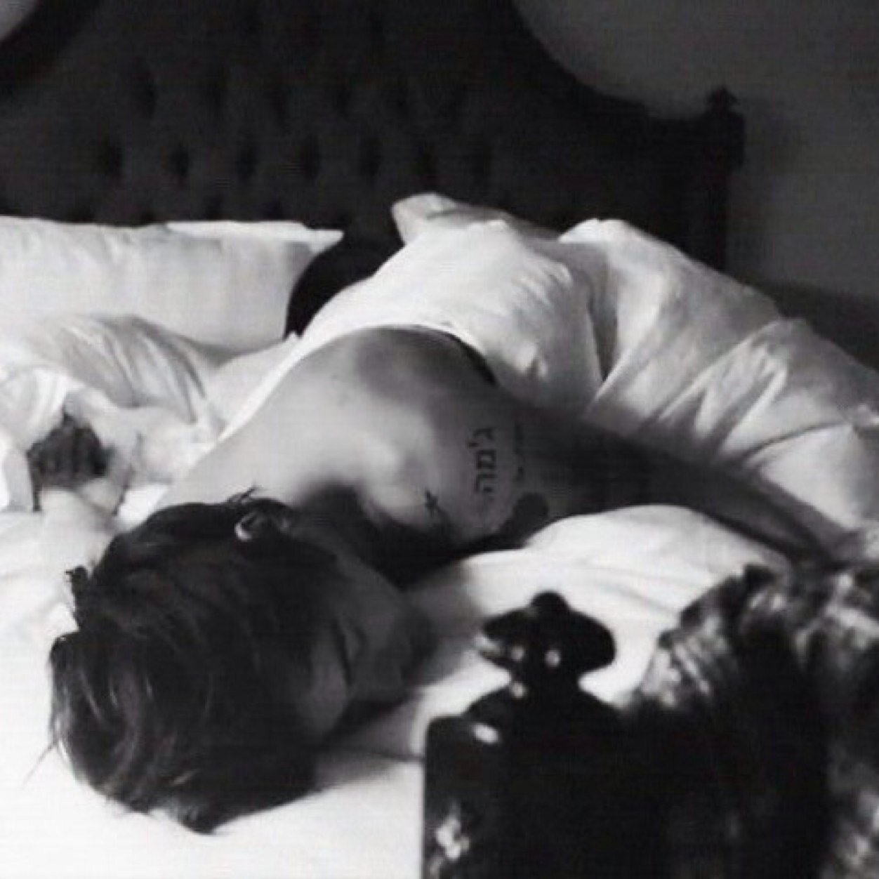 hey love! congrats you got a free follow! can you please follow @Oceansideziam she follows back!