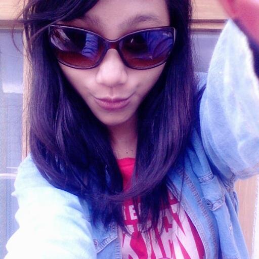 sukanya yg simple aja :* {()} onelove