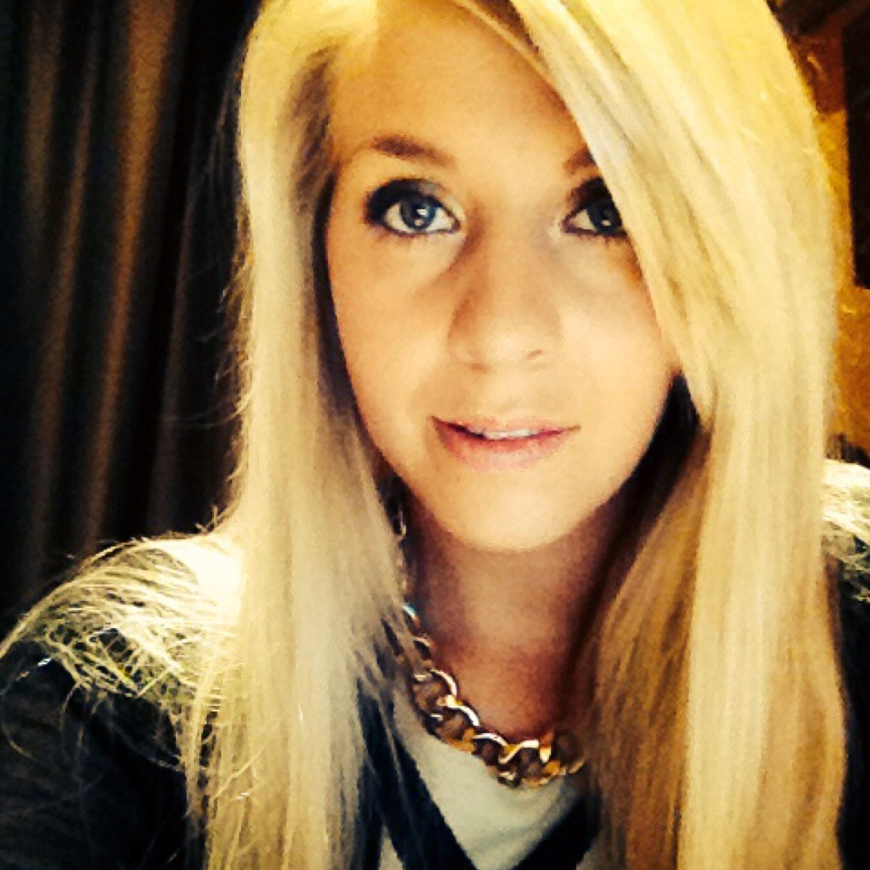 KathyBilodeau's profile picture. Signer/dancer