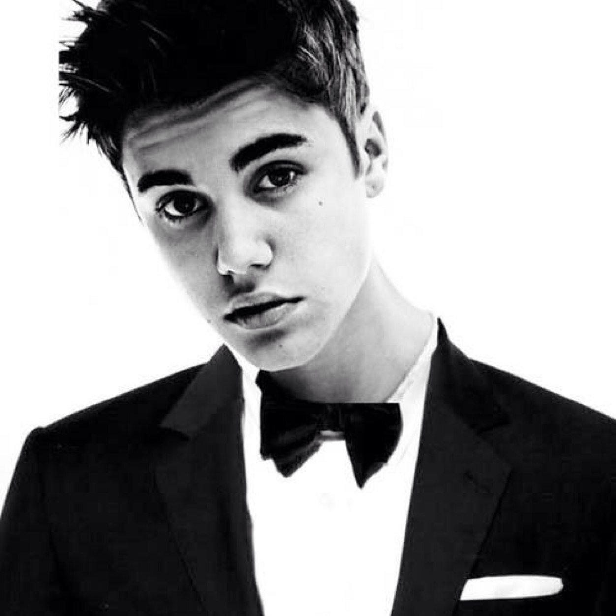 Sofie_Schjott's profile picture. Belieber || Basically tweet what pops up in my mind || Want a follow back or a shout out just ask || :)❤️