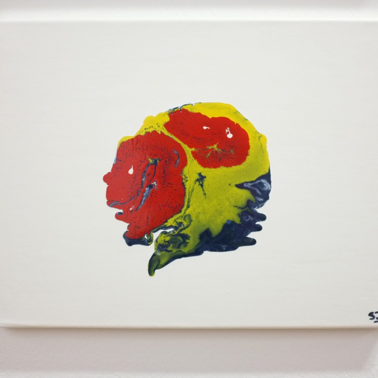 Quirky artist creating abstract pictures on canvas using enamel paint. Totally in love with life but not taking it too seriously!
