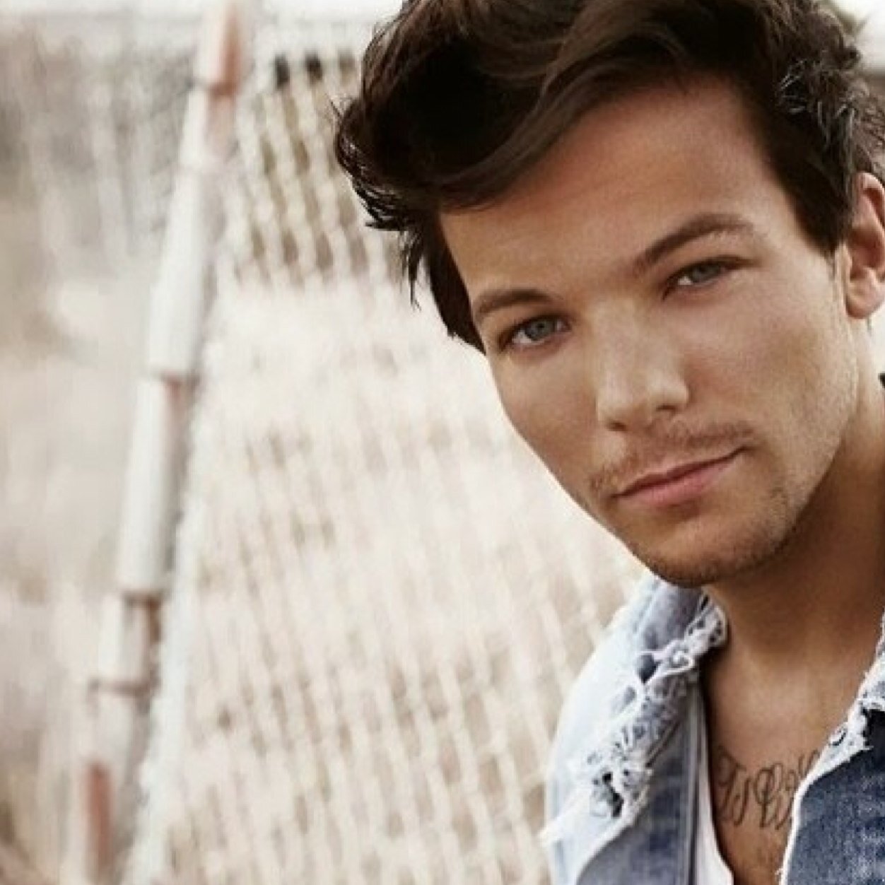 Ugh louis follow meee 
-
IG|| savedbytommo