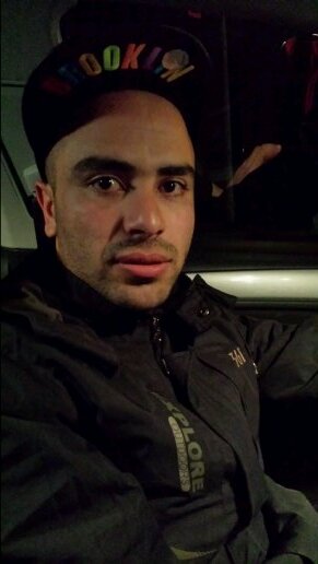 azzem12's profile picture. 