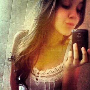 Sou Gabriela Souza Silva,mas pode me chamar de Gabby.Tenho 11 anos.Amo  Violetta,Demi Lovato,One Direction,Just Dance e etc. Sou apaixonada pelo meu Celular.