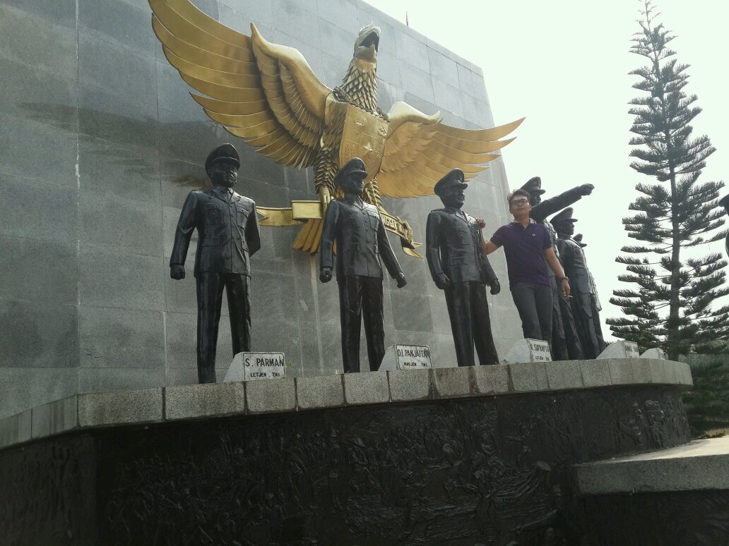 ArsyaOzie's profile picture. Drummer,DentistryUnpri11